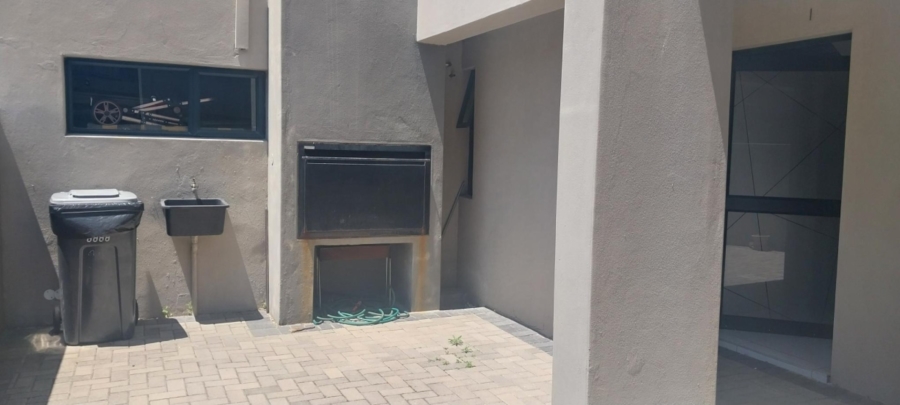 To Let 3 Bedroom Property for Rent in Parklands North Western Cape